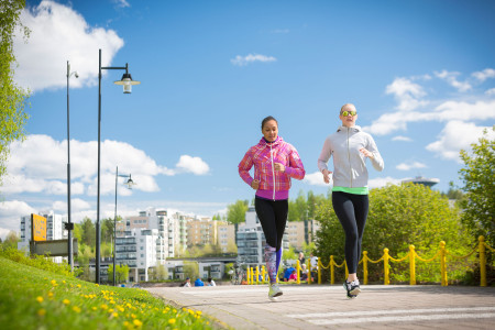 Juoksijat Jyväskylän Satamassa. Kuva Tero Takalo-Eskola